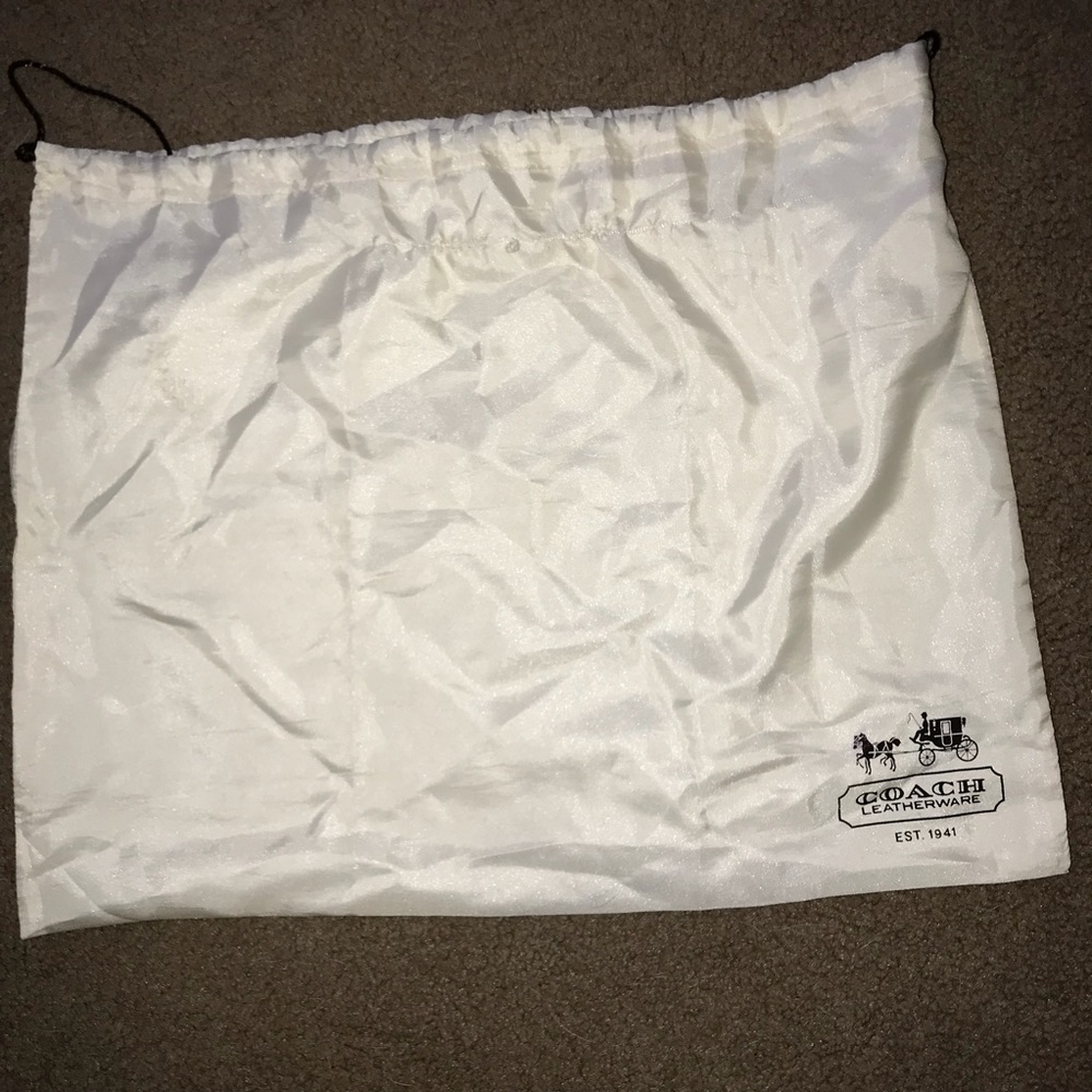 Black coach purse with dust bag - Picture 3 of 3